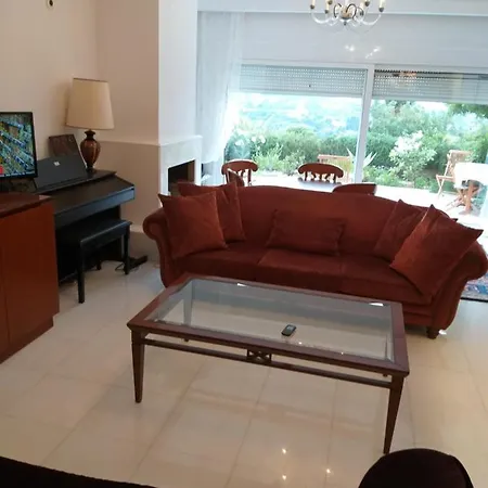 Villa εξοχική κατοικία με θέα *