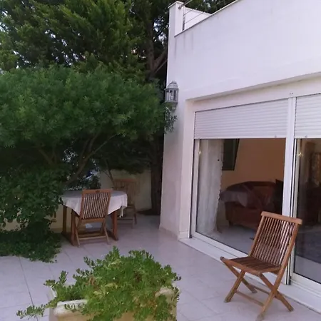 Villa εξοχική κατοικία με θέα *