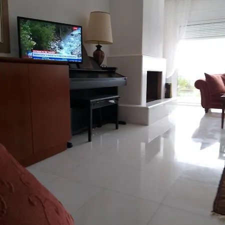 Villa εξοχική κατοικία με θέα *